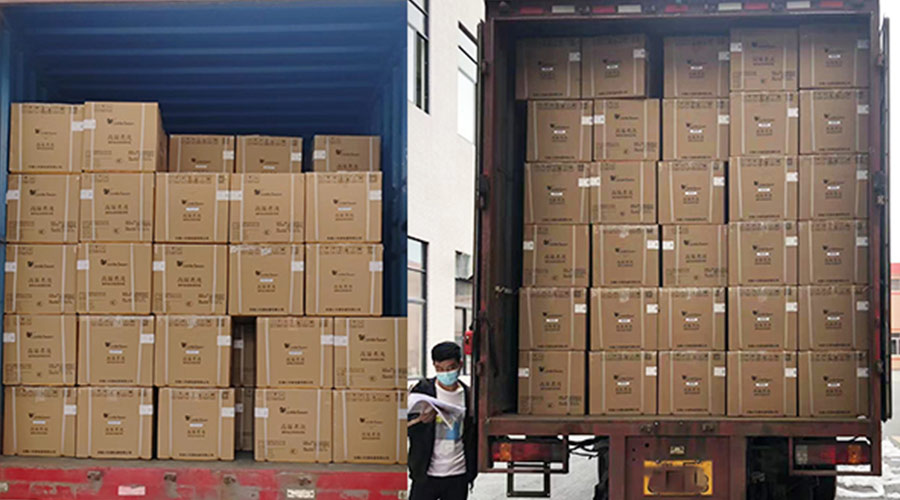 集裝箱裝柜進行時！金環(huán)電器客戶迷你洗衣機順利發(fā)貨！