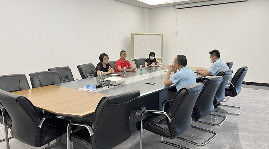 排憂難 提信心！鶴城鎮(zhèn)書記蒞臨金環(huán)電器開展暖企活動(dòng)